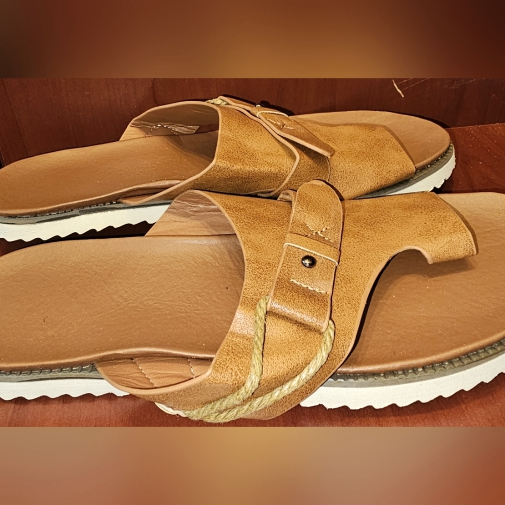 Buy 4= $5 Each For 4 Items -Brown sandals - vegan with toe hold- NWOT size 8.5/9